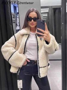 Womens Wool Blends Lamb Women Coat Winter Turndown Collar Long Sleeve Street Female Short Jacket Zipper Loose Fashion Lady Warm Outwear 230928