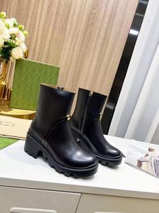 Botas martin femininas de alta qualidade 100% couro de vaca com fivela de metal clássica sola grossa designer de salto alto luxuosas botas de combate quentes cavaleiro martins