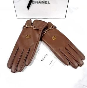 2024 Mens Womens Autumn Winter Designer Thicken Gloves Soft Solid Color Brand Letter Printing Genuine Leather Five Fingers Mittens Keep Warm