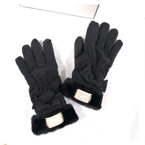 Modne kobiety nowe skórzane rękawiczki Bowknot Mittens Pu Five Fingers z marką 3 kolory z tagiem hurtowym