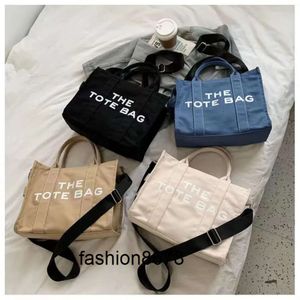 Top Bags A TOTE BAG Shopping Lady Famoso Designer Legal Prático Grande Capacidade Simples Cruz Corpo Bolsas De Ombro Mulheres Grande Moeda Bolsa Crossbody Casual Square C