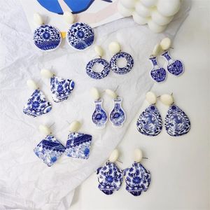 Brincos de pino brinco feminino de acrílico com design de porcelana azul e branca