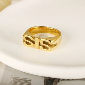 Wedding Rings Fashion Gold Plated Glossy Letters Stainless Steel Rings for Women Men Mom SIS Dad High Quality Polish Jewelry Xmas Gift 230928