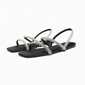 Sandaler Summer Silver Rhinestone Casual One Linje med daglig mångsidighet Stor mode platt botten Bekväm kvinnors sandal