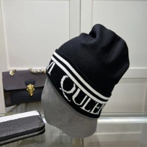 Classic Women's Designer Skullcap Alphabet Knit Hat Trend Autumn/winter Wool Elegant Casual Fashion Warm Christmas Gift