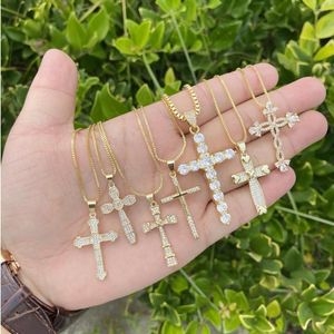 Hänghalsband Vintage 18k Real Gold Plated Smyckes Microinlaid Zircon Cross Necklace for Women Gift