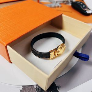 Pulseira de corrente de couro de couro de tit￢nio de tit￢nio de a￧o de a￧o de a￧o manualmente, marca de luxo de luxo pulseiras para mulheres com caixa
