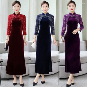 Vestido étnico 2023 Vestido de veludo chinês tradicional Qipao Senhora noite Cheongsam Mulheres Flores Elegantes Noiva