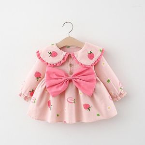 Девушка платья 2023 Осенние рожденные девочки Симпатичное платье с луком для 1 -го дня рождения