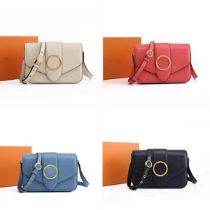 Toppkvalitet axelväskor crossbody väska kvinnor handväskor läder material fransad messenger säck stil design 23cm1538