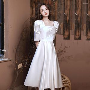 Etniska kläder puffhylsa veckade Qipao Pearl Square Neck Cheongsam Temperament White Bridal Wedding Dress Gown Sexig Lady Vestidos de