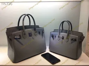 Borsa di design di lusso Borsa da donna classica Borsa a tracolla monospalla in metallo argentato di grande capacità Nuova pelle veloce Cartella con chiusura a croce moda 25 cm e 30 cm