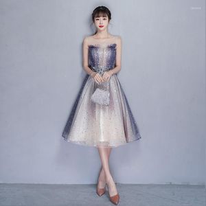 エスニック服メッシュ刺繍の花Cheongsam Blingスパンコールブライダルウェディングドレスドレス