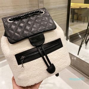 Designer Fur Backpack Bags de grande capacidade de dupla cadeia de dupla cadeia externa Sacoche Boy Girls School Street Fashion Trend High Quality Luxury B244M