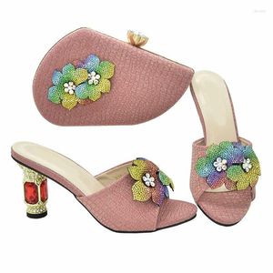 Scarpe eleganti Design italiano Arrivo Set di borse abbinate per scarpe da donna nigeriane Vieni color pesca Ladies And For