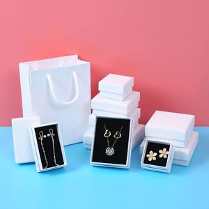 Organizer minimalista Scatole per gioielli bianche Scatole per orecchini in cartone con cuscino in spugna per esposizione di regali di gioielli
