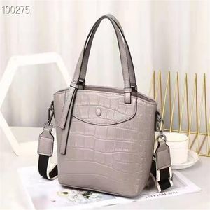 HBP Fashion Top Cowhide Handbag Women Messenger Bag l￤der axelv￤skor Purse230v