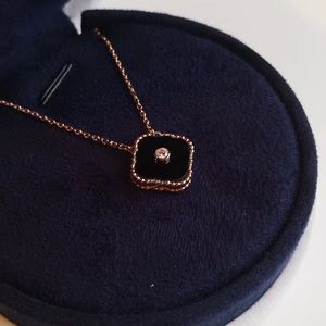 Bayan Kolye Yonca Lüks1 Altın Elmas Kolyeler Yüksek Son Malzeme Zincir Tasarımcıları Acate Fashionjewelry Kolye Asla solma ALERGİK Sevgililer Günü