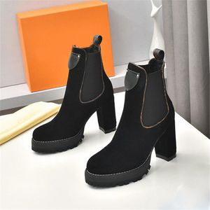 2023 Designer Paris Platform Boots Casual Style Street Plain Tacco a blocchi in pelle Donna Trim Zipper Suola in gomma Desert Martin Sneakers invernali con scatola originale