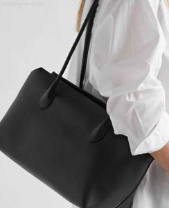Designers väskor kvinnor Luxurys Raden Tote Crossbody Läder Bucket Half Moon Bag Crescent Underarm Shoulder Purse BBRE
