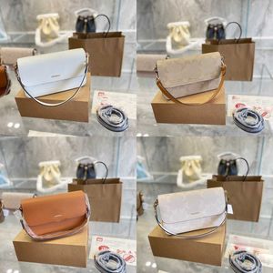 Torba na ramię w torbie crossbody vintage torby komunikatorowe żeńskie torebki torebka torebka luksusowe beżowe torebki skórzane sprzęgło moda Body Cross 220823