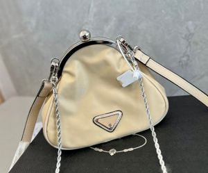 Heta designer axelpåsar klassisk triangel etikett handväska kvinnor crossbody väska messenger väska bankett shopping bröllop fritid affärspaket 2022