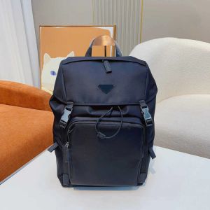Stil triangel ryggsäckar 6 stilar designer väskor kvinnor nylon luxurys ryggsäck bokväskor mode handväska bagagepåse trend baksäck bagpack 221226