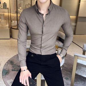Mäns casual skjortor brittisk stil 2023 Spring Autumn Solid Long Sleeve Shirt Mänkläder Slim Fit Business Formal Wear Blus Tops W432