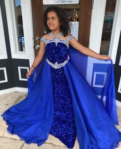 Velvet paljetter flicka tävlingsklänning 2023 Cape Crystals Beading Chiffon Little Kid Birthday Formal Party Long Gown Toddler Teens Pret180f