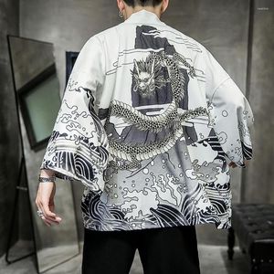 Mäns avslappnade skjortor Fashion Men's Kimono Cardigan Överdimensionerad mönster tryckt japansk skjorta Yukata Top Anime Costume Men Clothing 2023