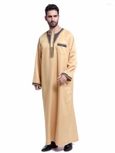 Ubranie etniczne muzułmańscy mężczyźni Jubba Thobe Pocket O Neck Kimono Long Robe Saudi Musulman Wear Abaya Caftan Islam Dubai Arabska sukienka islamska
