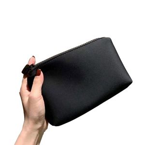 2021 Ultimo regalo VIP Buona sensazione della mano Logo Borsa per trucco Rossetto Pochette Portaoggetti da viaggio Borse di stoccaggio moda con scatola c25331R