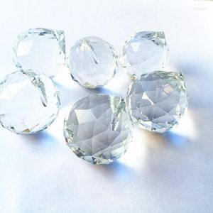Кристаллическая верхняя качество Crystal 102pcs/лот 30 мм прозрачные Sparkle K9 Запчасти Стеклянные лампы сферы подвески с грандиозными шариками