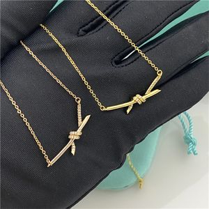 Edelstahlschmuck Designer-Halsketten Damenhalskette Silberkette Paar Goldanhänger Mode Großhandel Accessoires für den Hals Valentinstagsgeschenk