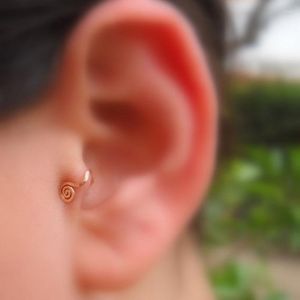 Studörhängen Original Tribal Tragus Clip on Earring for Women 2023 Unisex 2 Sides Spiral Nose Ring Fake None Piercing Cuff Smycken