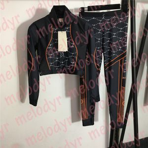 Conjunto de ginástica feminino primavera Agasalho esportivo curto Calças skinny elásticas com estampa de letras Roupas esportivas Roupas de ginástica