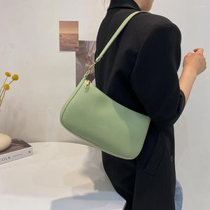 Bolsas de noite fofas de cor sólida pequenas de couro PU para mulheres 2023 verão simples axilas e bolsas femininas bolsas de viagem