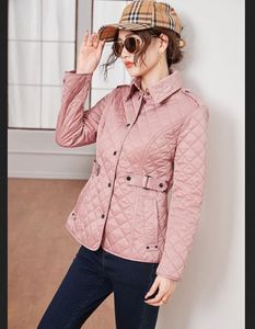 Klassisk ny design Kvinnor Fashion Cotton Padded Short Jacket Slim Fit Style Coat med Pocket B19551F290 Size S-XXXL