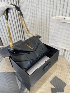 Eine Umhängetasche Damentasche Flap Schaffell Metall-LOGO-Kette Importierter Streifen modische Magnetschnalle Messenger