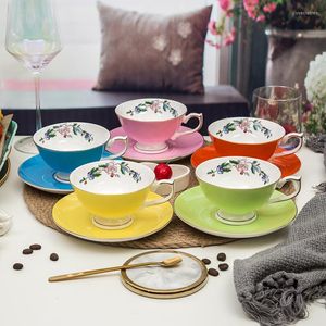 Coppe Saucers Inghilterra ossea Chinacoffee Cupt Vintage Flower Ceramic e Set Countryside Teacup Afetrnoon Tea Party Drinkware