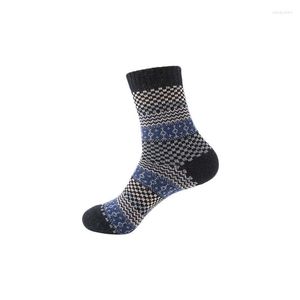 Herrstrumpor Mens Stripe High Quality Winter Warm Bekväm fotled Sockgåvor Fashions ull tjock street stil färgglad kul besättning