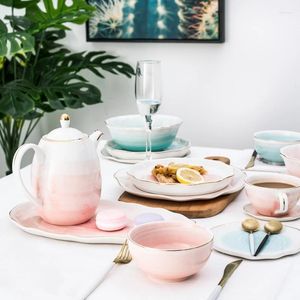 Placas azuis e clara rosa de tabela de tabela de tabela de tabela de tabela de porcelana de caneca de caneca de caneca de caneca de bule de chá de bule de chá elegante decoração de festa elegante