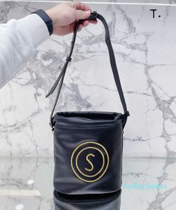 2023 Bolsas de balde de moda Bolsas de balde de moda Moda exclusiva Drawstring Tote Bag Holdes Bolsas Saddles Bolsas Bolsas de designers famosos Couro