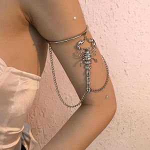 Link Bracelets Women's Scorpion Arm Ring With Rhinestones Personality Creative Design Gothic Style Ladies Vintage Geometric Hand Jewelry