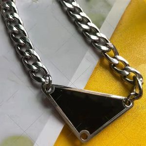 Pendant Necklaces Fashion for Man Woman Inverted Triangle Letter Designers Jewelry Trendy Personality Clavicle Chain