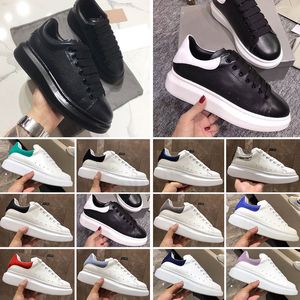 2023 Designer Casual Shoes for Women and Men Lace Up äkta läder Flat Black Red Pink Daily Lifestyle Skateboarding Shoe Sneaker Storlek 35-44 RG16