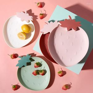 Plates Creative Strawberry Shape Tray Nuts frön Torka frukter Plastplastdesserträtter Frukost Container Home Storage