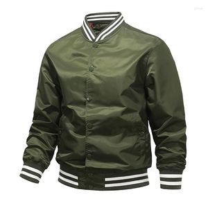 Jackets masculinos Autumn Spring Bomber Jacket Men listrado Stand Collar Army Exército Green Breakbreaker Casual ao ar livre Coats Streetwear Masculino