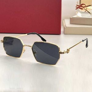 Lyxdesigner solglasögon för män kvinnor glasögon metall guldramar sommarstil anti-ultraviolet retro platta full ram ct dekorativ bra