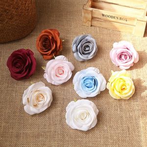 装飾的な花10pcs/lot 4cm pe泡シルクローズ結婚式のための人工頭